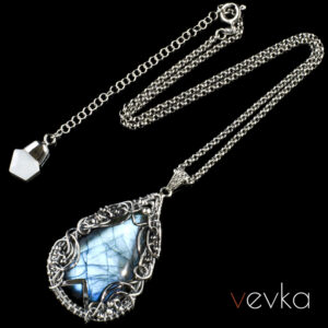 Labradorite Pendant 'Electric Dreams'