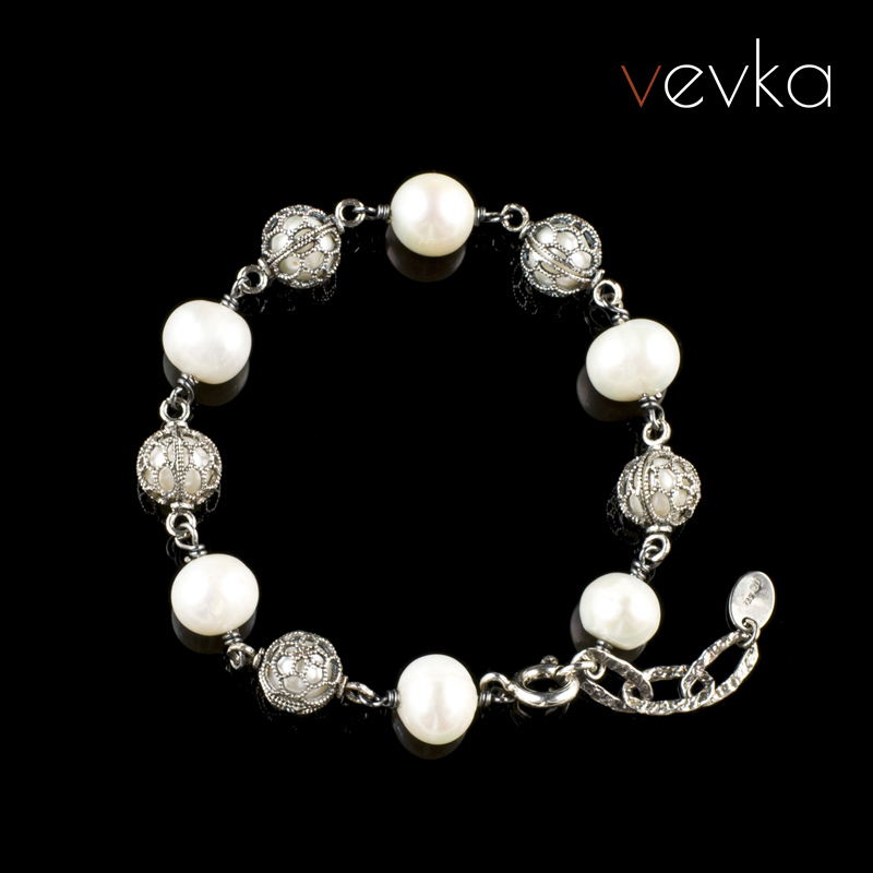 Pearl Bracelet 'A Royal Affair' - Image 2
