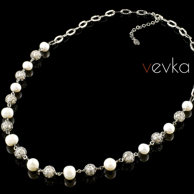 Pearl Necklace 'A Royal Affair'