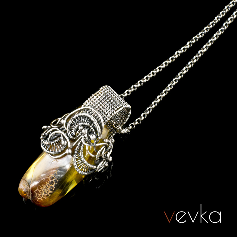 Amber Pendant 'The Viking'III - Image 4