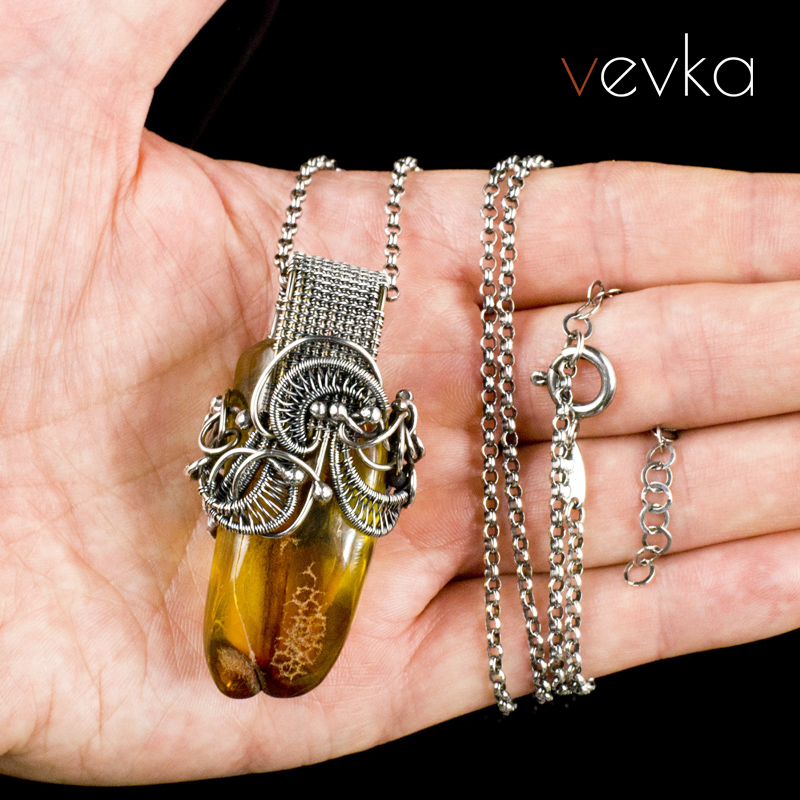 Amber Pendant 'The Viking'III - Image 9