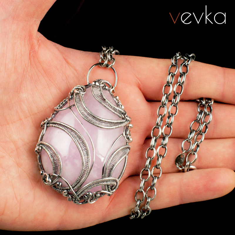 Kunzite Pendant 'Color Out of Space' - Image 5