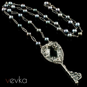 Rock Crystal Pendant 'Forget Me Not'