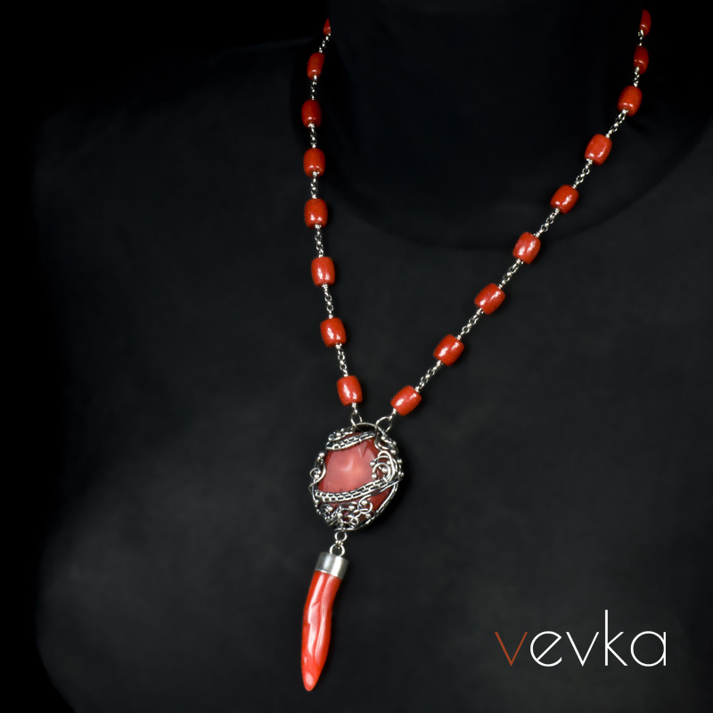 Coral Pendant 'Queen of Hearts' - Image 6