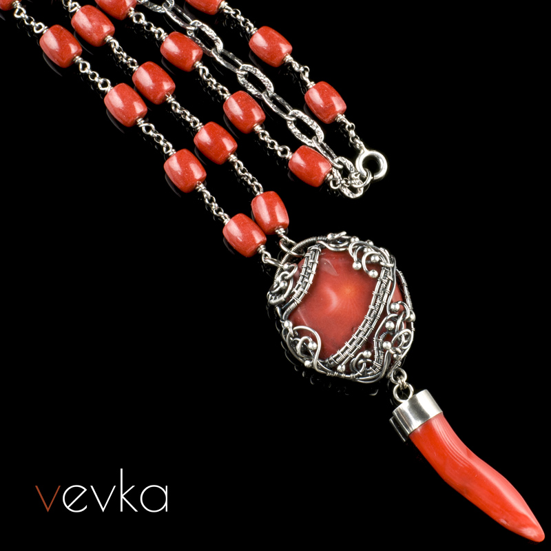 Coral Pendant 'Queen of Hearts' - Image 3