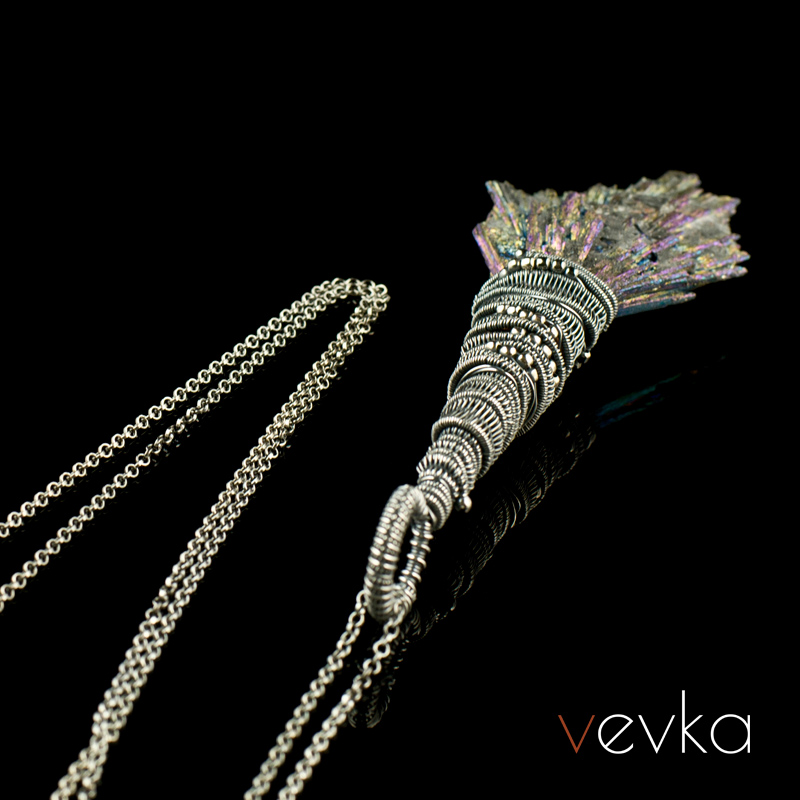 Tourmaline Pendant 'Don't Look Up' - Image 5