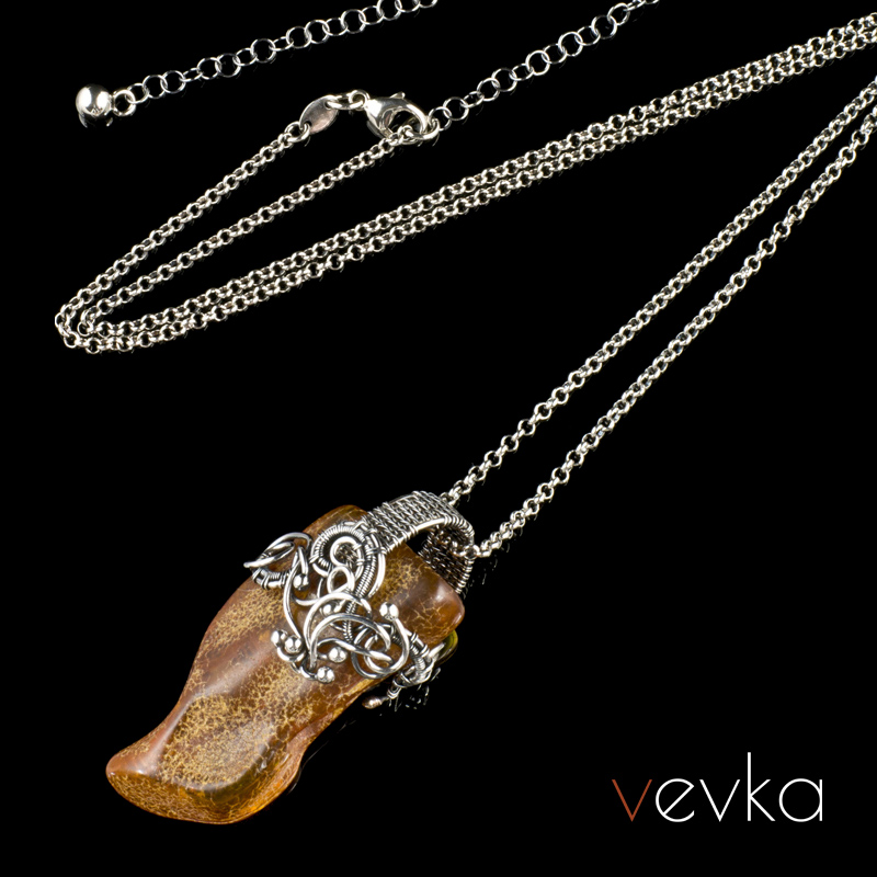 Amber Pendant 'The Deep' - Image 2