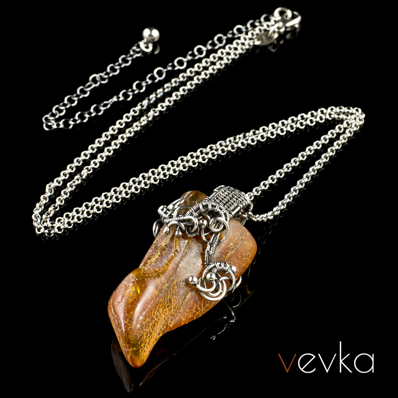 Amber Pendant 'The Deep' - Image 3
