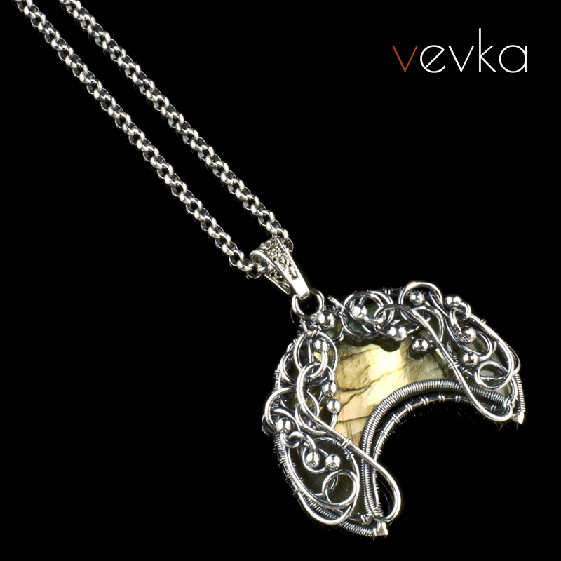 Labradorite Lunula 'Flame of Power' - Image 3
