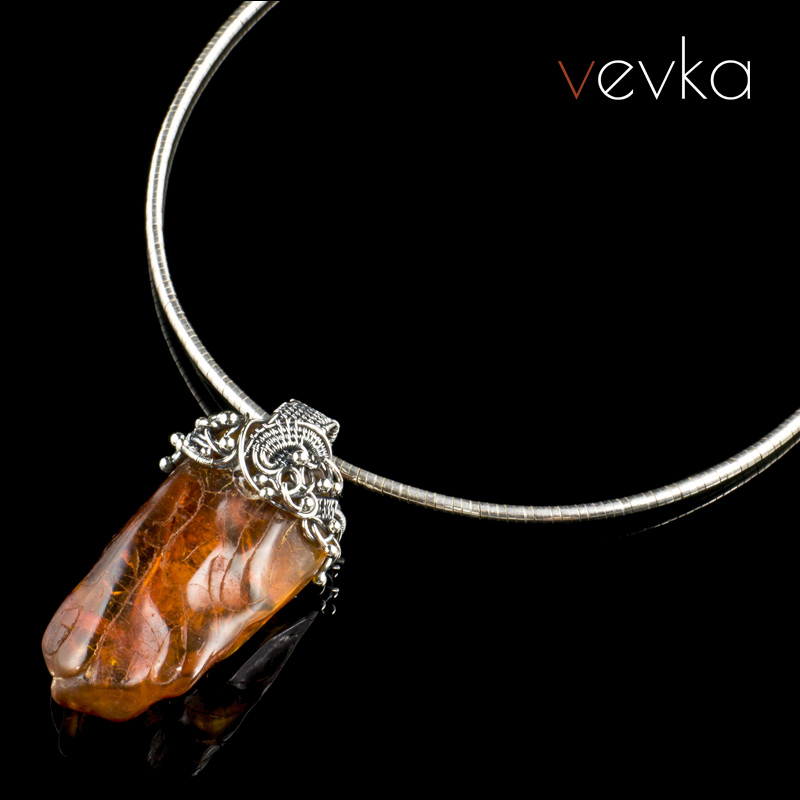 Amber Pendant 'City by the Sea' - Image 4