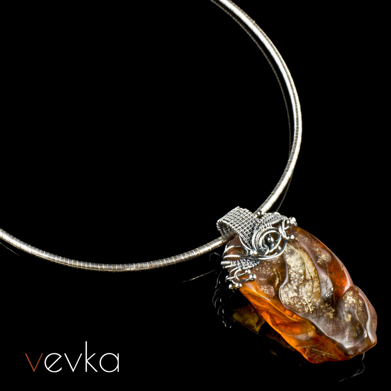 Amber Pendant 'City by the Sea' - Image 3