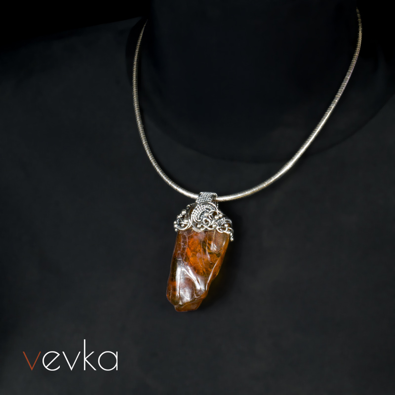Amber Pendant 'City by the Sea' - Image 2