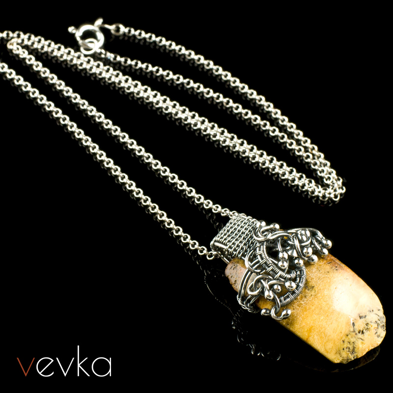 Milky Amber Pendant 'In Hiding' - Image 2
