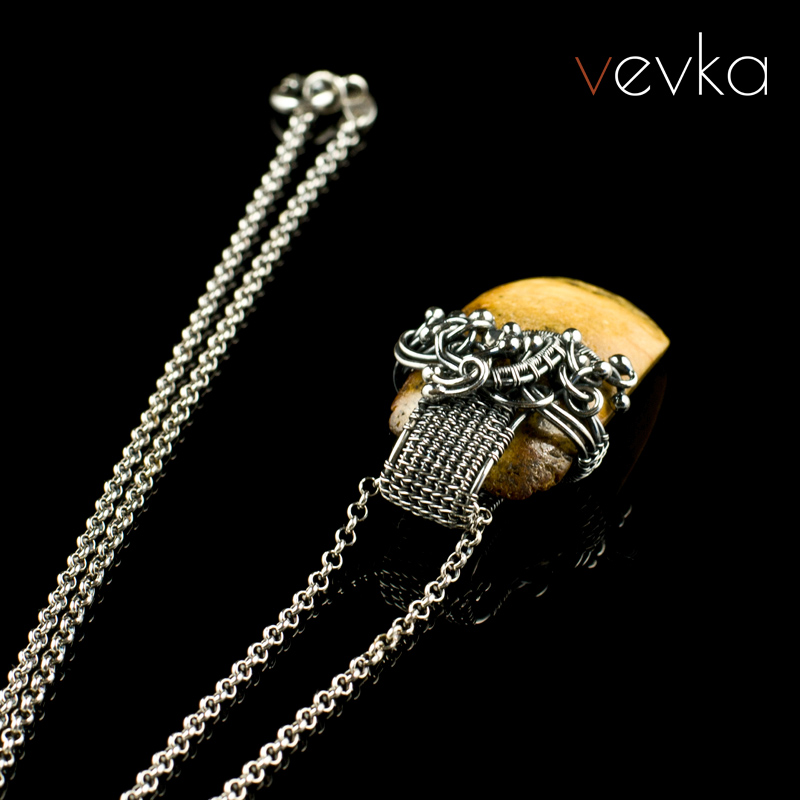 Milky Amber Pendant 'In Hiding' - Image 3