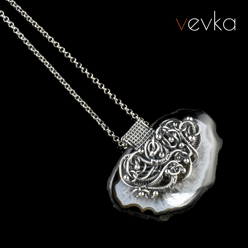 Druzy Agate Pendant 'Dark Carnival'