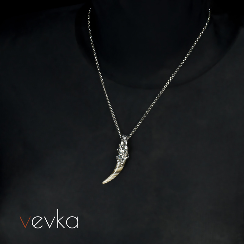 Striped Flint Pendant 'Poker Bluff'III - Image 9
