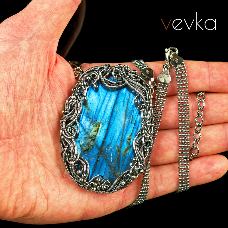 Labradorite Pendant 'Lights at Dusk' - Image 2
