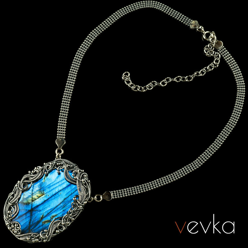 Labradorite Pendant 'Lights at Dusk' - Image 4